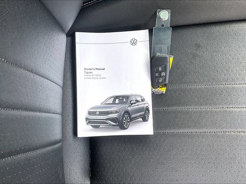 Used 2023 Volkswagen Tiguan SE R-Line AWD/4WD image 12