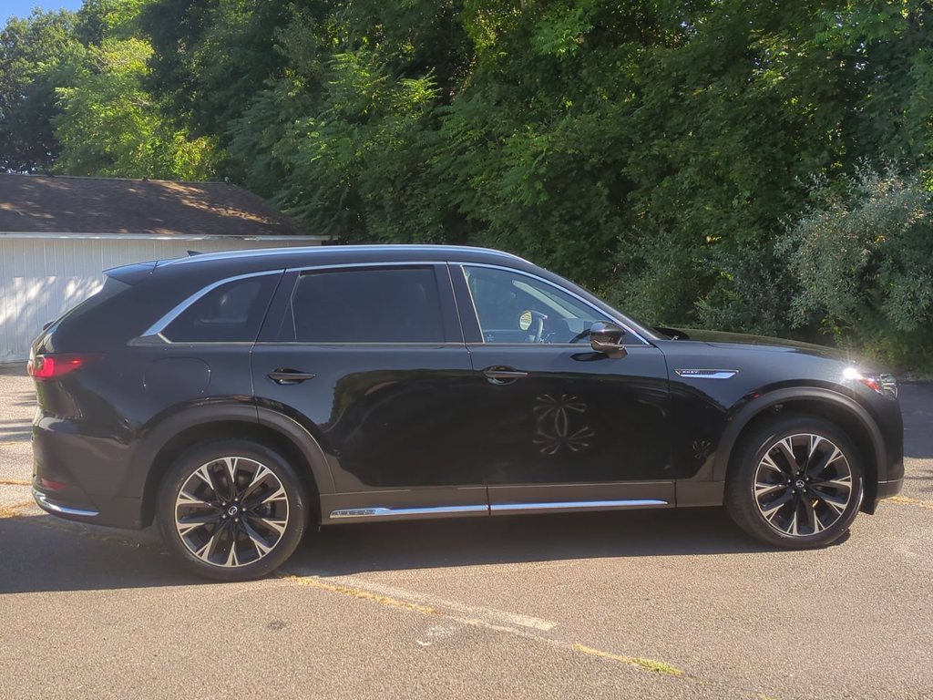 Certified 2024 MAZDA CX-90 Plug-In Hybrid w/ Premium Plus AWD/4WD image 3