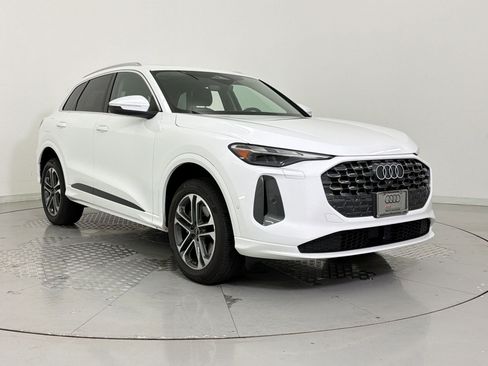 Used 2025 Audi Q5 Premium w/ Convenience Package AWD/4WD image 6
