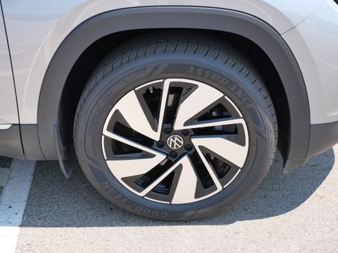 Certified 2024 Volkswagen Atlas SEL AWD/4WD image 15