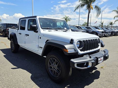 New 2025 Jeep Gladiator Sport image 5