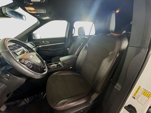Used 2018 Ford Explorer XLT w/ Equipment Group 202A image 22