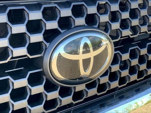 Certified 2018 Toyota Tundra SR5 w/ TRD Off Road Package AWD/4WD image 29