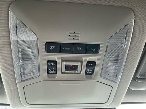 Used 2022 Toyota RAV4 XLE Premium image 25