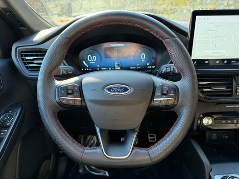 Certified 2023 Ford Escape ST-Line Select w/ Tech Pack #2 image 18