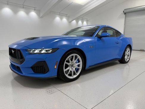 Used 2024 Ford Mustang GT Premium image 4