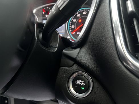 Used 2023 Chevrolet Equinox LT image 18