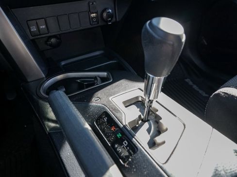 Used 2018 Toyota RAV4 XLE image 39