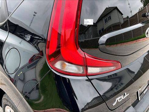 Used 2020 Kia Soul LX FWD image 28