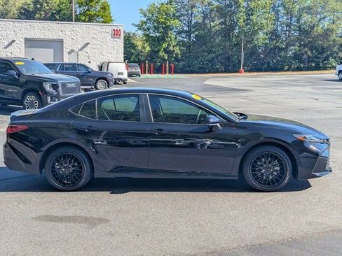 Used 2025 Toyota Camry LE w/ Convenience Package image 8