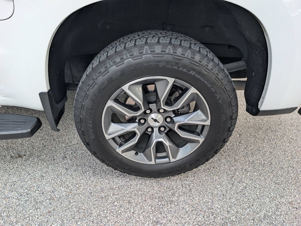 Used 2024 Chevrolet Silverado 1500 RST AWD/4WD image 13