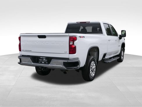 Used 2025 Chevrolet Silverado 2500 LT w/ Convenience Package AWD/4WD image 3