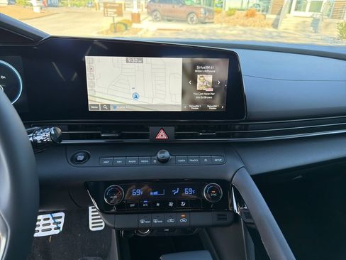 New 2025 Hyundai Elantra SEL FWD image 21