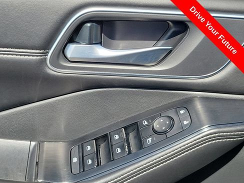 Used 2021 Nissan Rogue SV w/ Premium Package FWD image 13