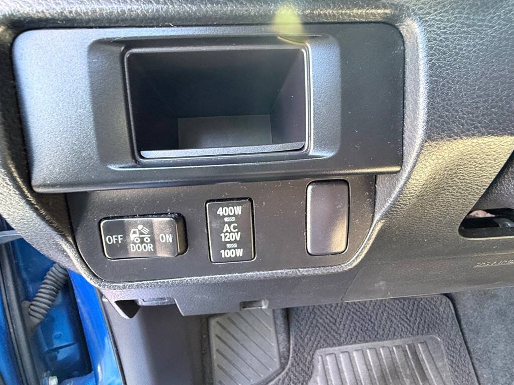 Used 2016 Toyota Tacoma Limited w/ Towing Package RWD image 13