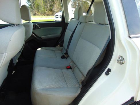 Used 2017 Subaru Forester 2.5i w/ Alloy Wheel Package AWD/4WD image 10