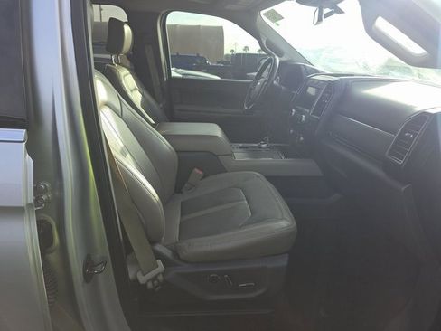 Used 2019 Ford Expedition Limited w/ Equipment Group 301A image 5