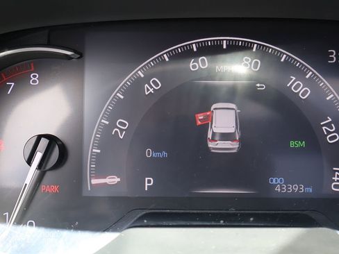 Used 2019 Toyota RAV4 Limited w/ Advanced Technology Package AWD/4WD image 39