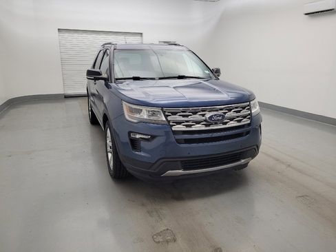 Used 2018 Ford Explorer XLT w/ Equipment Group 202A AWD/4WD image 14