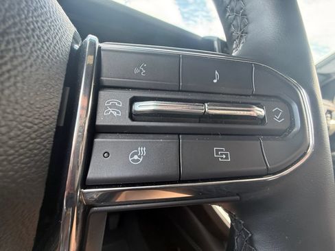 Used 2025 GMC Yukon Denali AWD/4WD image 17