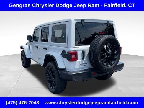 Certified 2025 Jeep Wrangler Unlimited Sahara w/ Safety Group AWD/4WD image 5