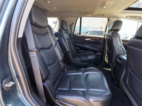 Used 2019 Cadillac Escalade Luxury image 52