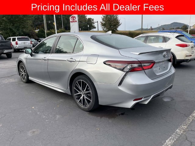 Used 2024 Toyota Camry SE w/ Convenience Package FWD image 4
