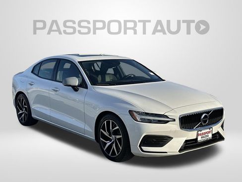 Used 2020 Volvo S60 T6 Momentum image 6