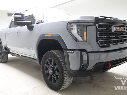 Used 2024 GMC Sierra 2500 AT4 w/ AT4 Premium Plus Package AWD/4WD image 7