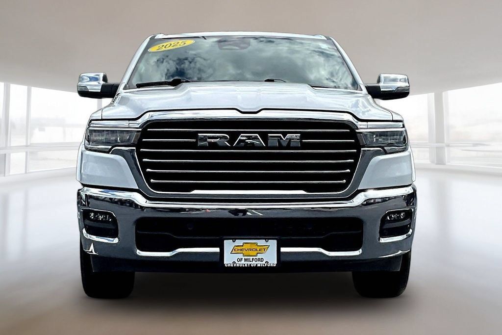 Used 2025 RAM 1500 Laramie AWD/4WD image 2