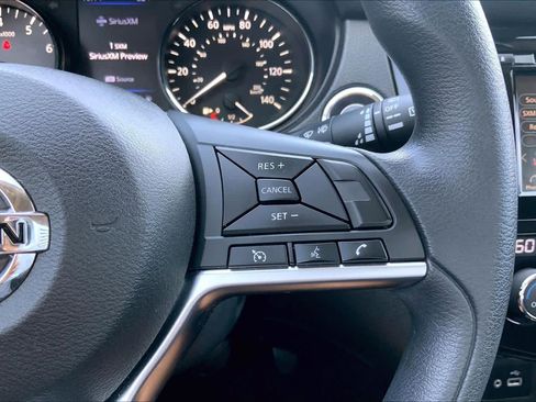 Used 2020 Nissan Rogue Sport SV FWD image 25