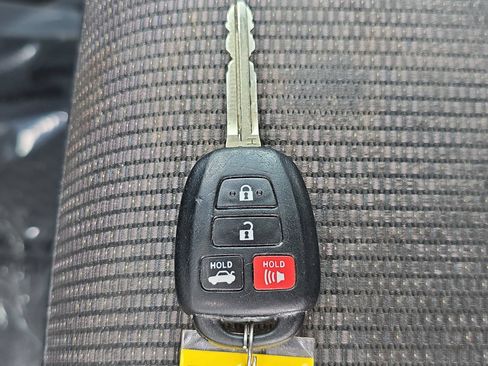 Used 2018 Toyota Corolla SE FWD image 35
