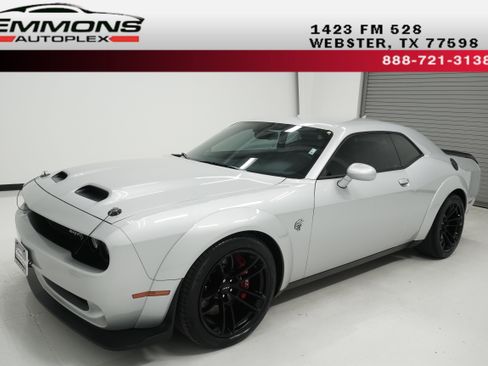 Used 2022 Dodge Challenger SRT Hellcat image 1