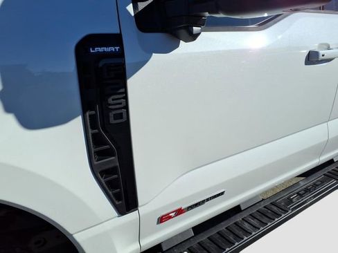 New 2026 Ford F250 Lariat w/ Black Appearance Package image 4