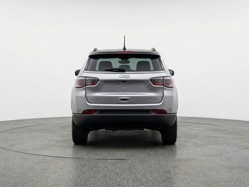 Used 2025 Jeep Compass Limited image 7