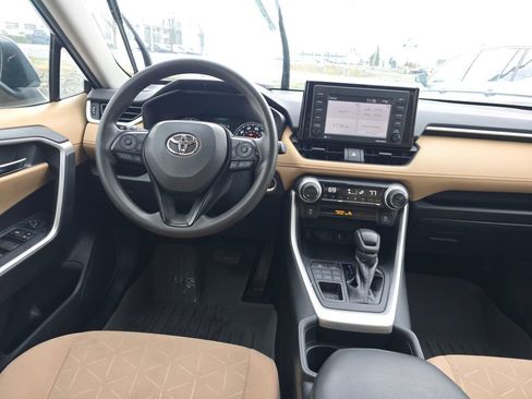 Used 2021 Toyota RAV4 XLE image 15