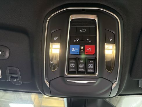 New 2026 Jeep Grand Cherokee Limited w/ Limited Altitude Package AWD/4WD image 37