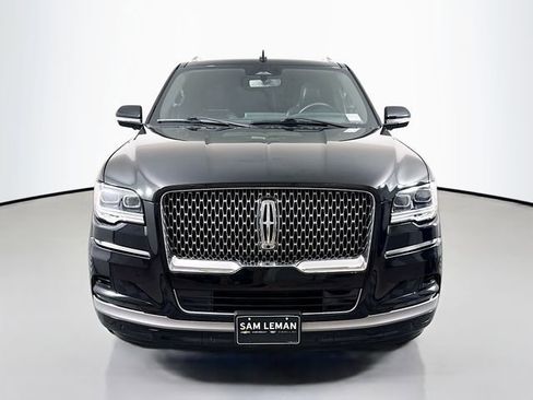 Used 2022 Lincoln Navigator L Reserve AWD/4WD image 2