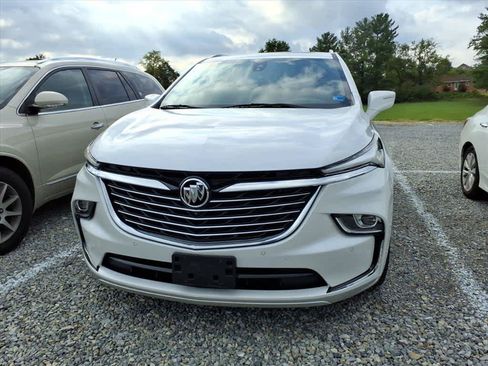 Used 2023 Buick Enclave Premium w/ Experience Buick Package FWD image 5