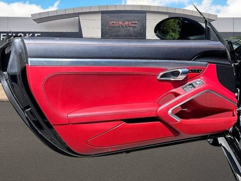 Used 2021 Porsche 718 Cayman RWD image 17