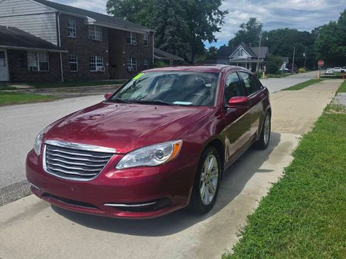 Used 2011 Chrysler 200 Touring w/ Cold Weather Group FWD image 6