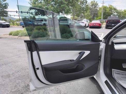 Used 2021 Tesla Model 3 Performance AWD/4WD image 11