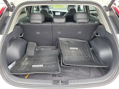 Used 2024 Kia Niro SX image 29