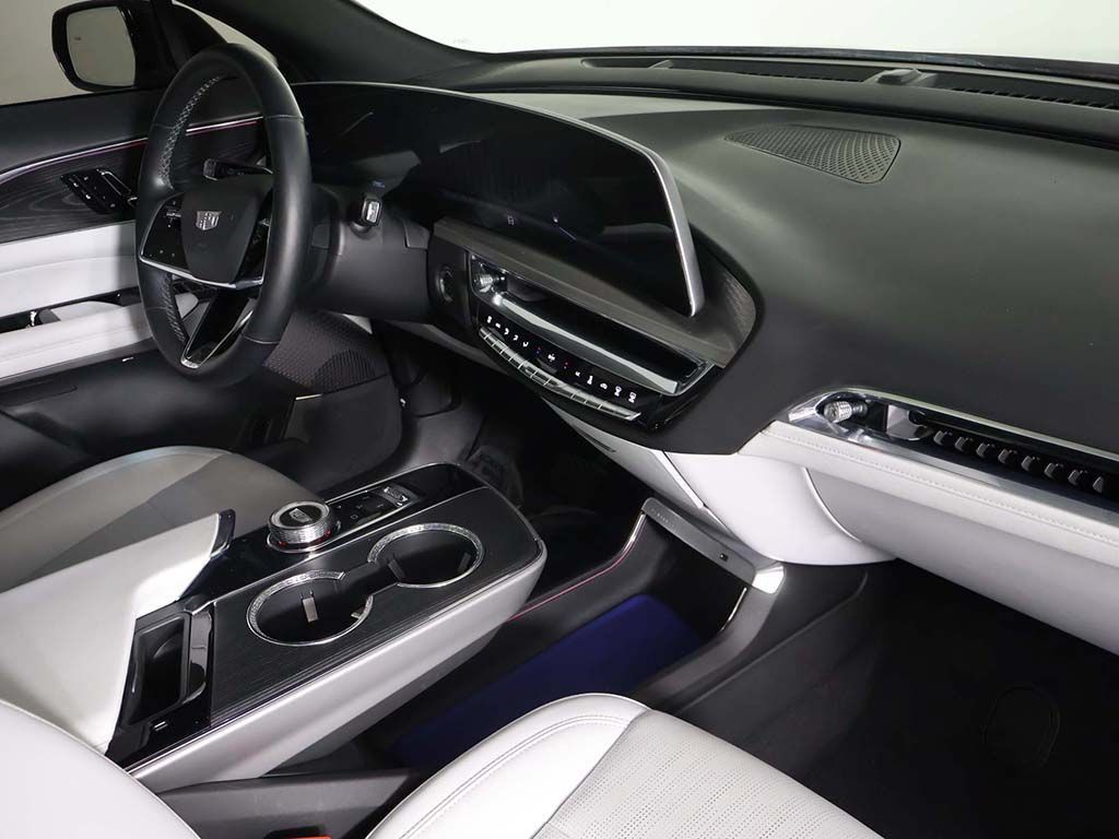 Used 2024 Cadillac Lyriq Sport RWD image 29