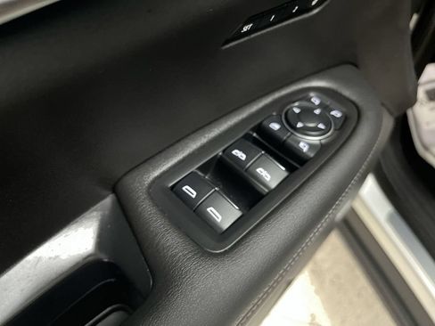 Used 2020 Cadillac XT6 Sport AWD/4WD image 17