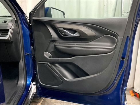 Used 2022 GMC Terrain SLE w/ Driver Convenience Package image 12