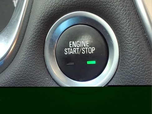 Used 2023 Chevrolet Traverse LT FWD image 24