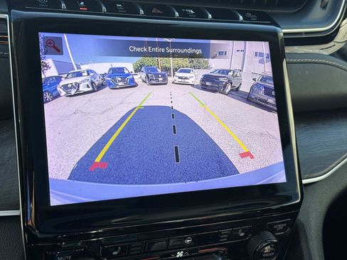 Used 2022 Jeep Grand Cherokee Limited 4xe image 25