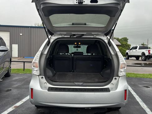 Used 2014 Toyota Prius V Five FWD image 8