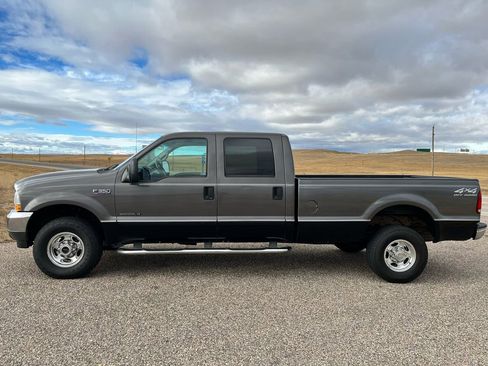 Used 2002 Ford F350 Lariat image 2